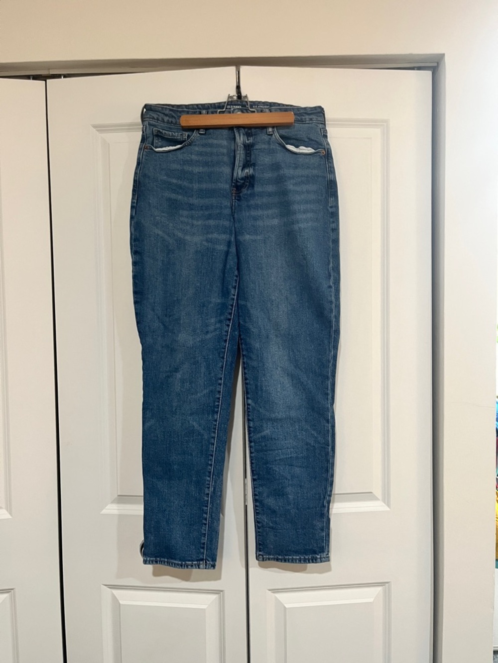 Old Navy Straight-Leg Women’s Jeans in Medium Blue *TALL*
